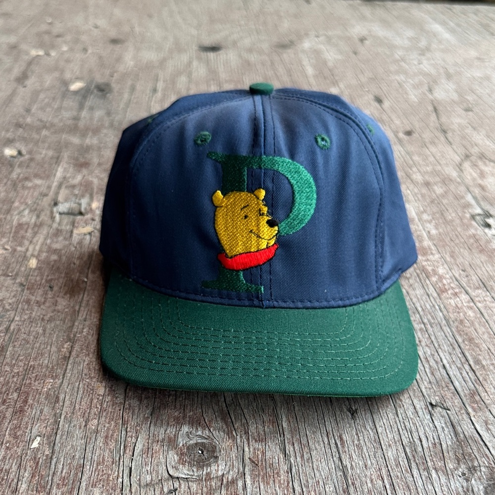 Vintage Winnie The Pooh Snapback / The Disney Store / 90s